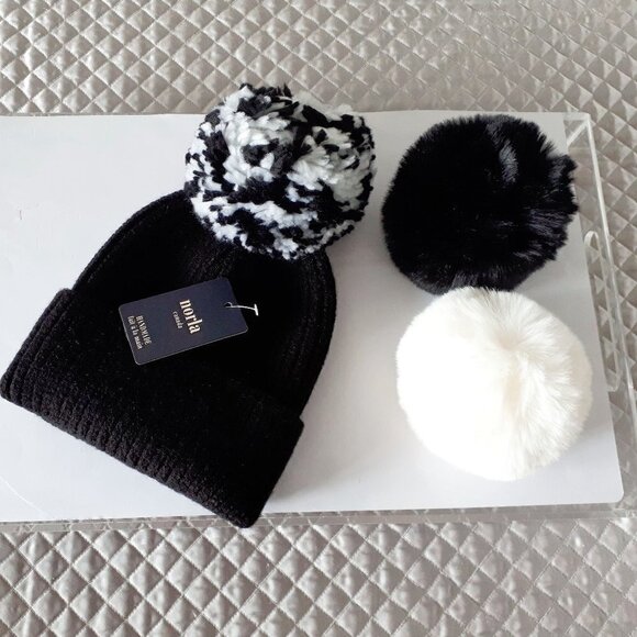 NIB / NWT Norla black beanie hat toque 3 pom pom box set - Picture 2 of 5